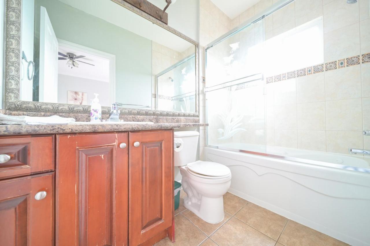 Lee'S Place Villa Surrey Dış mekan fotoğraf