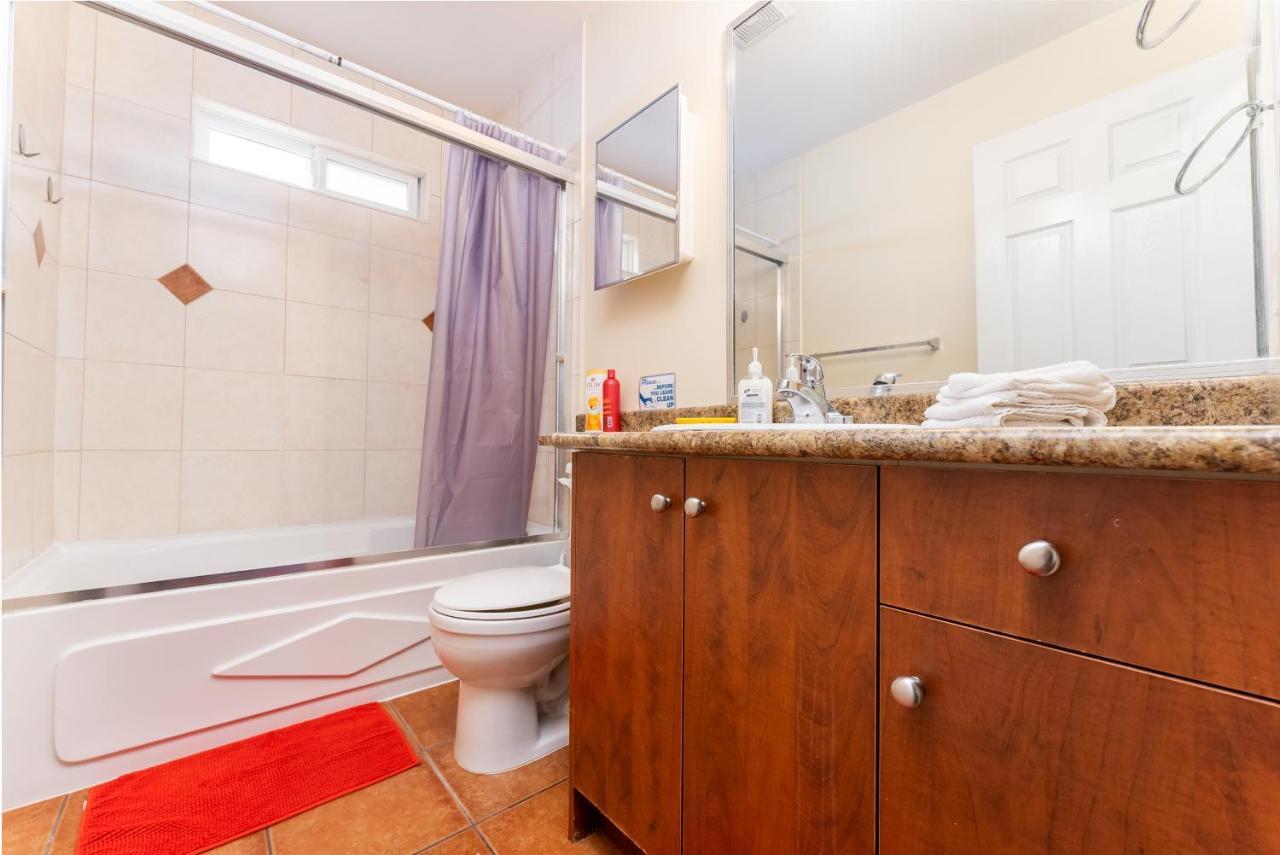 Lee'S Place Villa Surrey Dış mekan fotoğraf